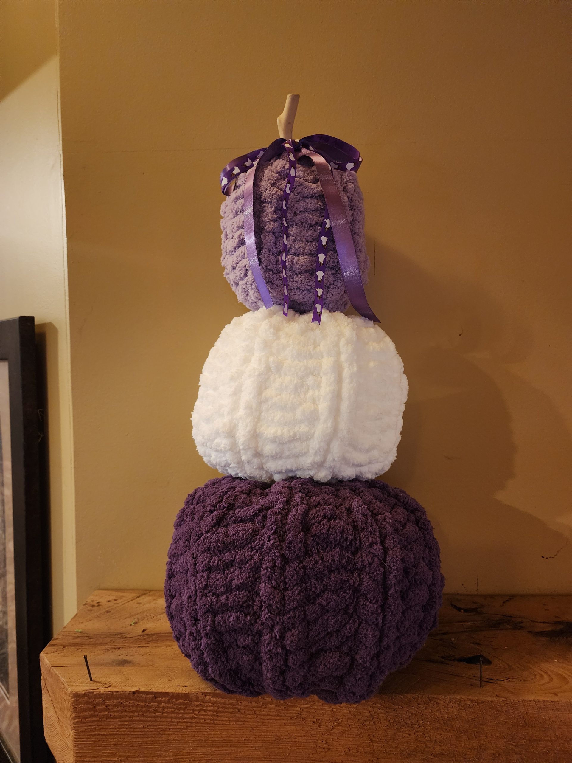 purple-and-white-pumpkin-stack